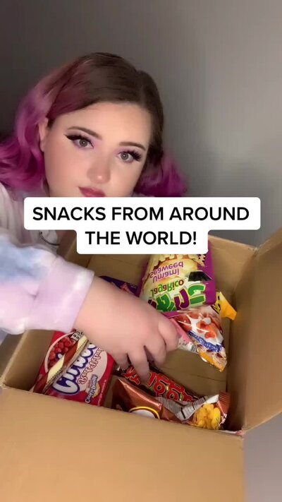 Snacks Around World Box