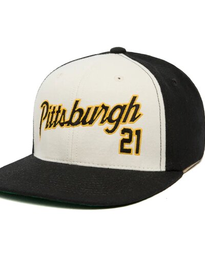 CLEMENTE 21 Cap in Pittsburgh Pirates Colors. Flat bill and Adjustable