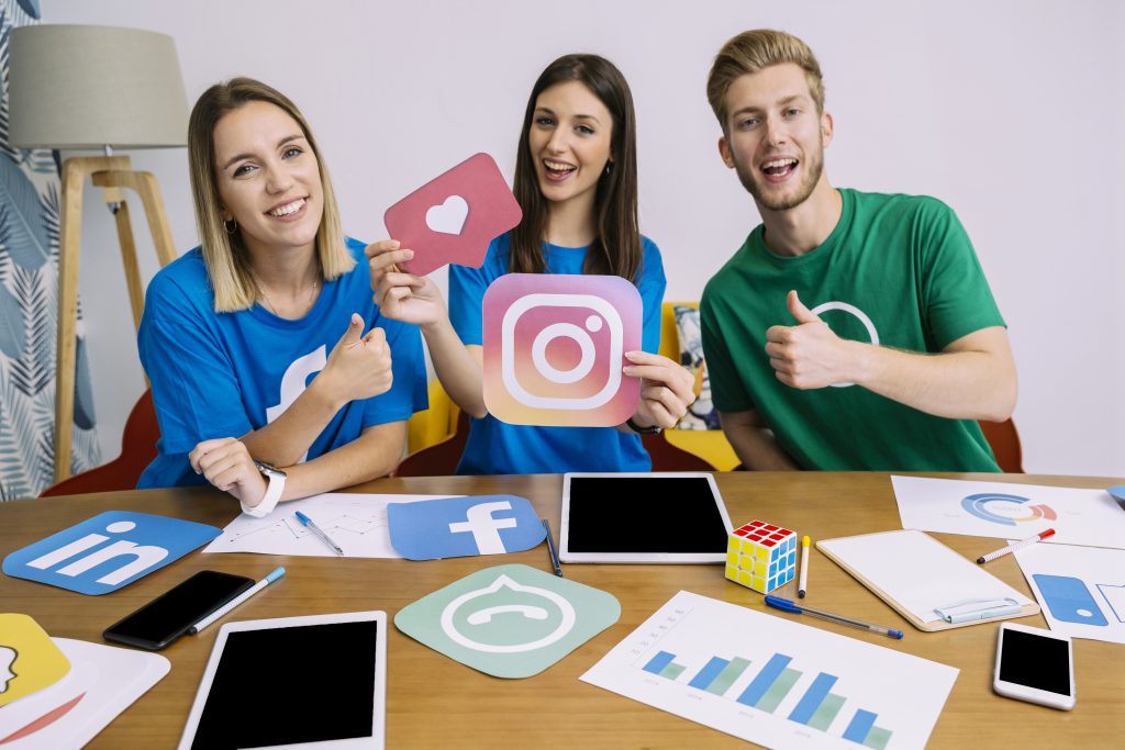 social media feeds platforms