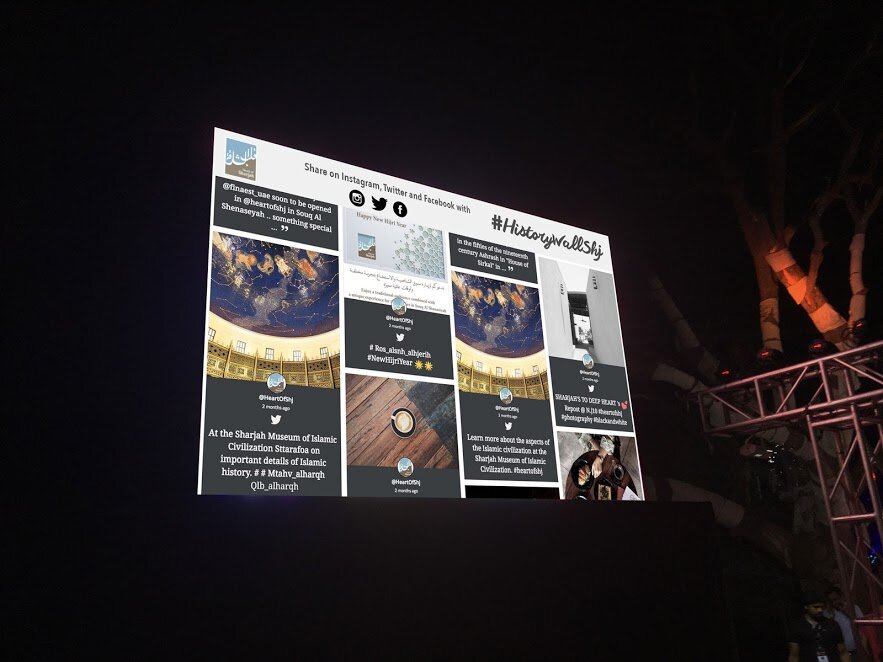 Social Media Displays