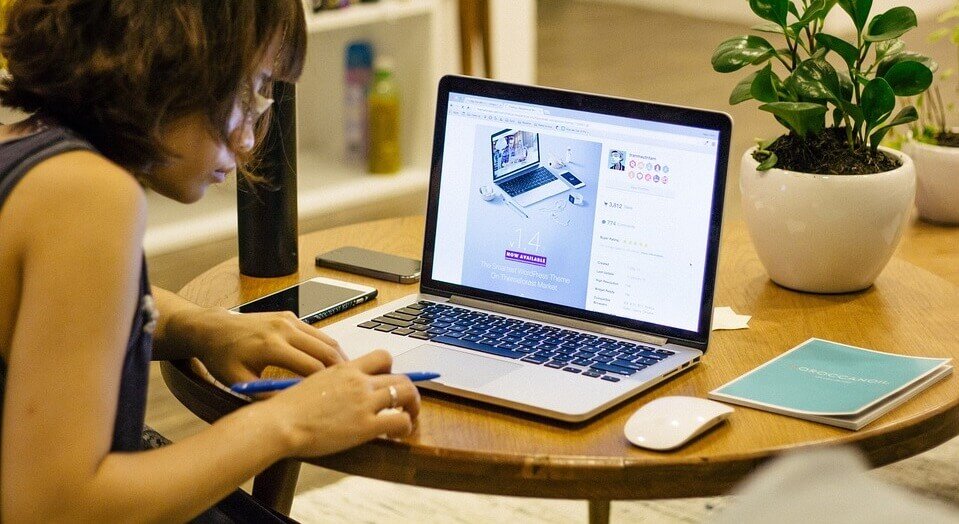 widget theme for social wall