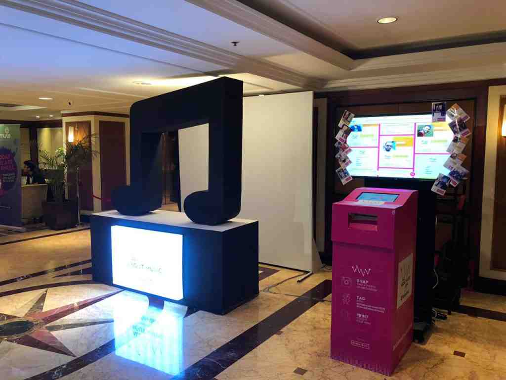 social digital signage